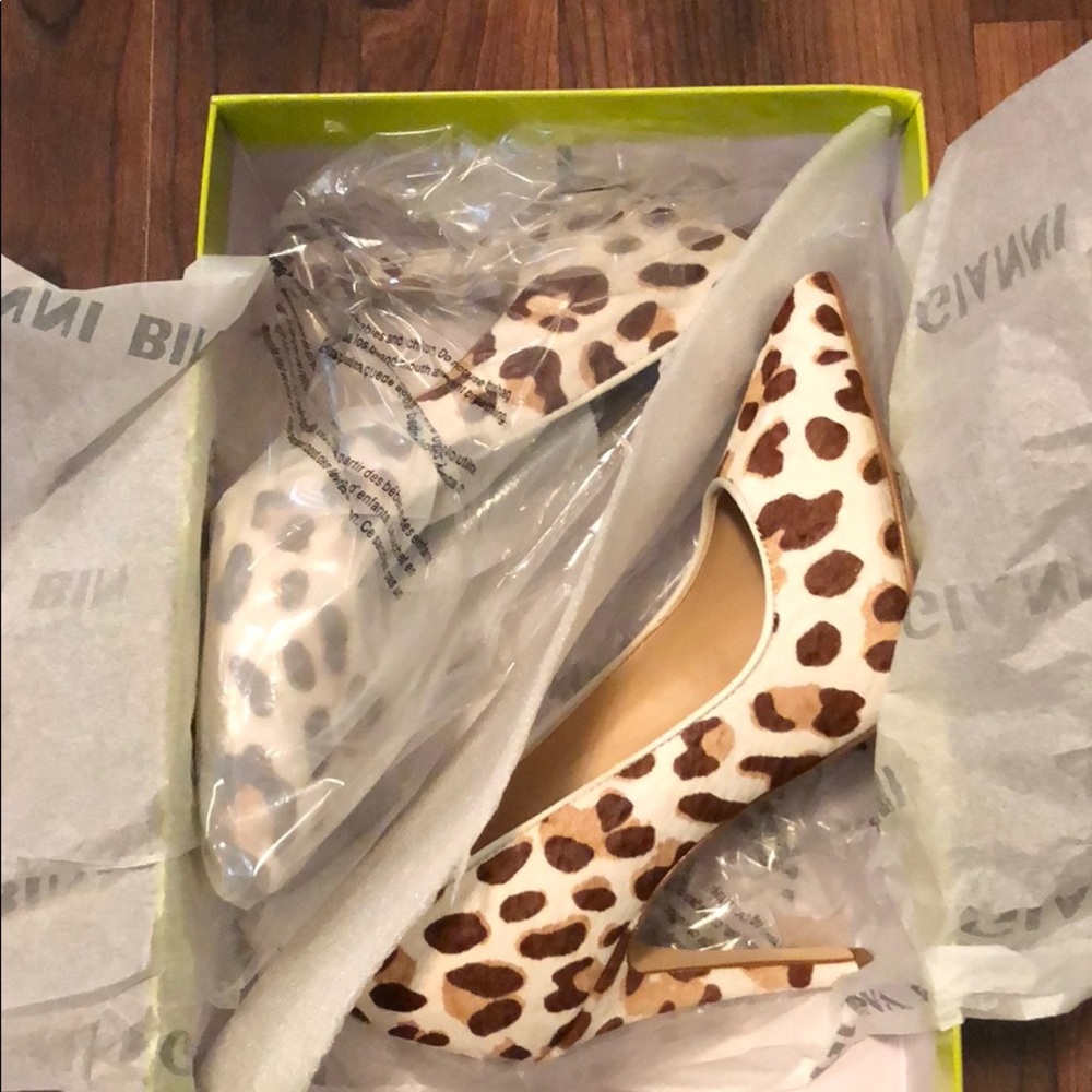 Heels - Picture 3 of 4